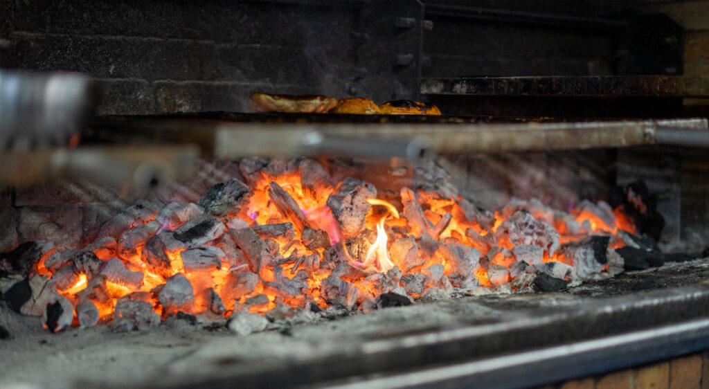 brasas para asar carne